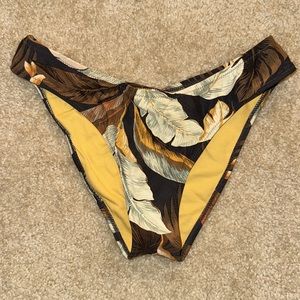 Billabong, tropical Bondi bikini bottoms